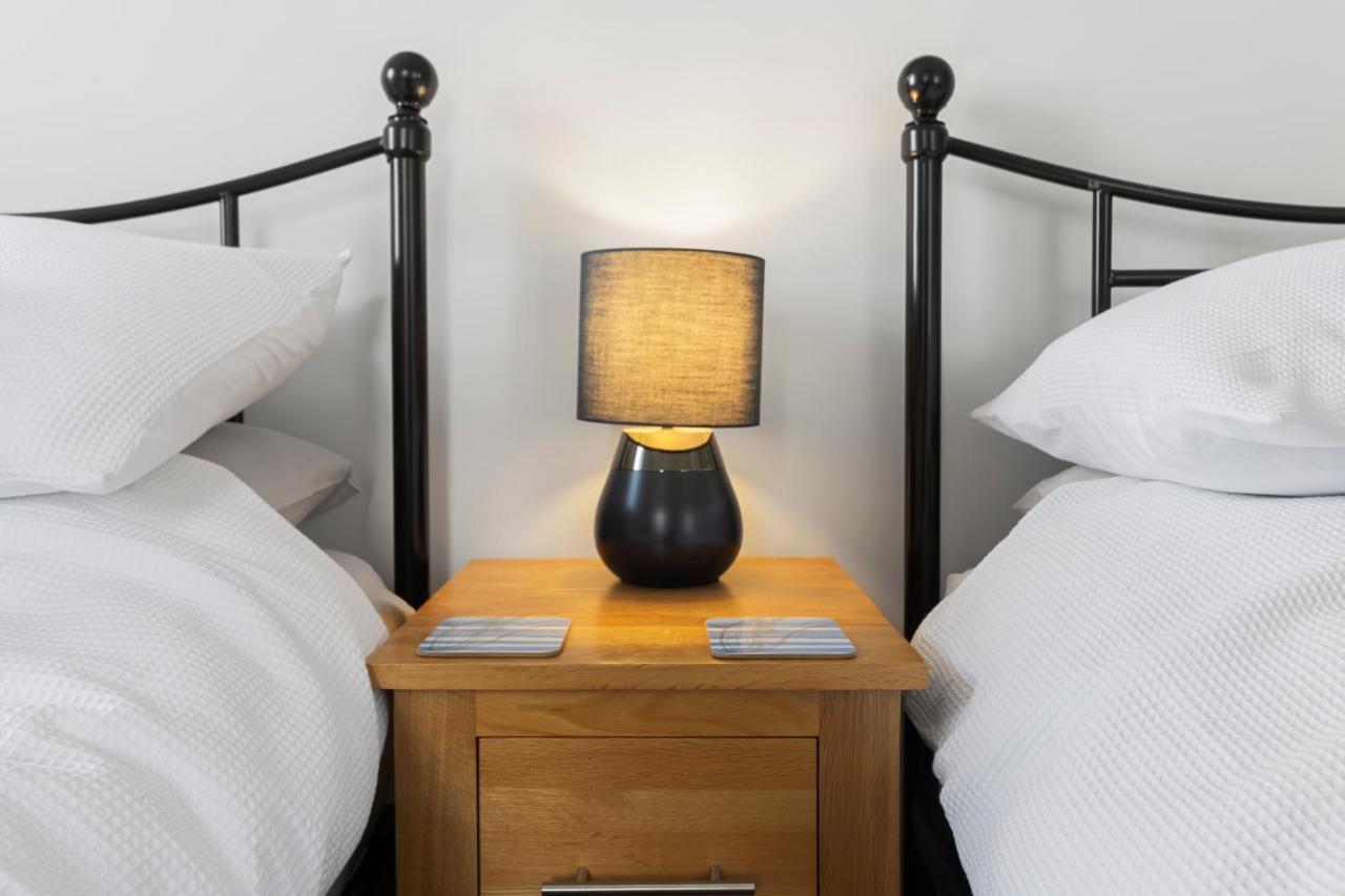 A Modern And Cosy Apartment Just Yards From Brixham'S Bustling Harbourside エクステリア 写真